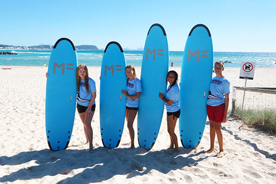 Surfing an der Robin State High School